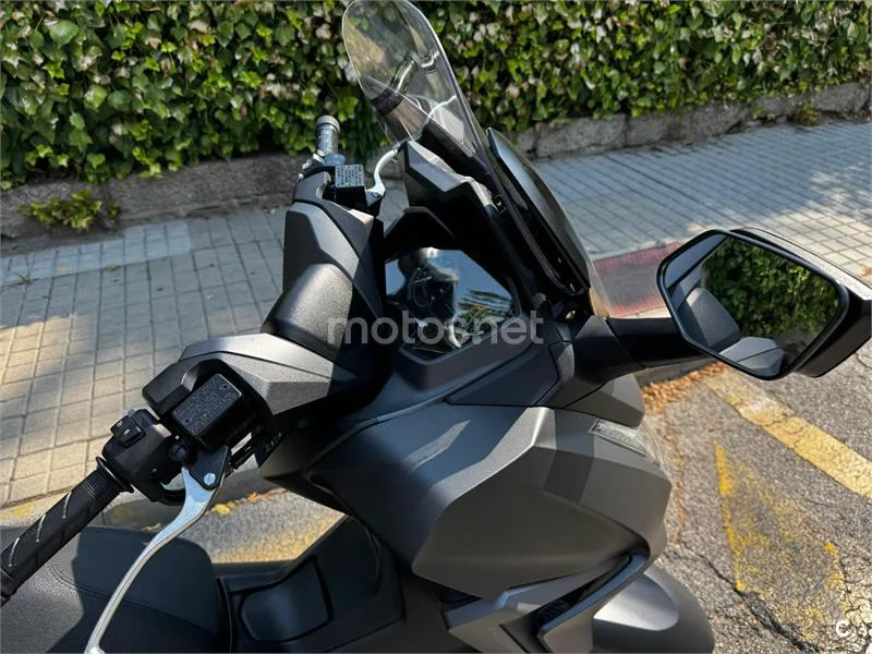 Honda Forza 125 - Vista 8