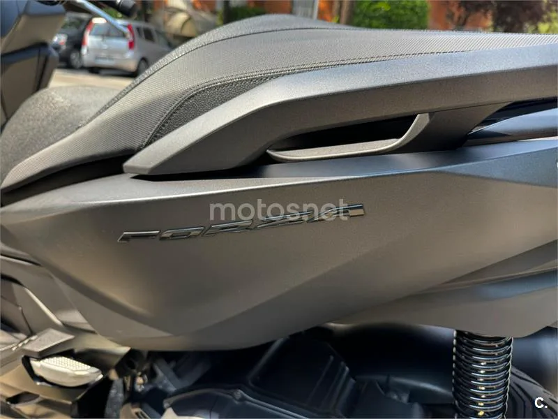Honda Forza 125 - Vista 9