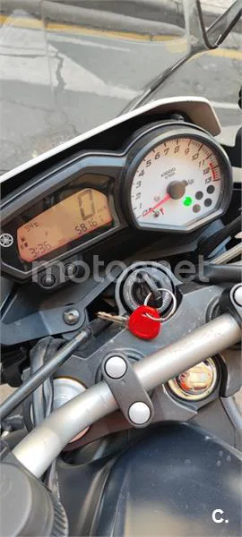 Yamaha FZ8 - Vista 7