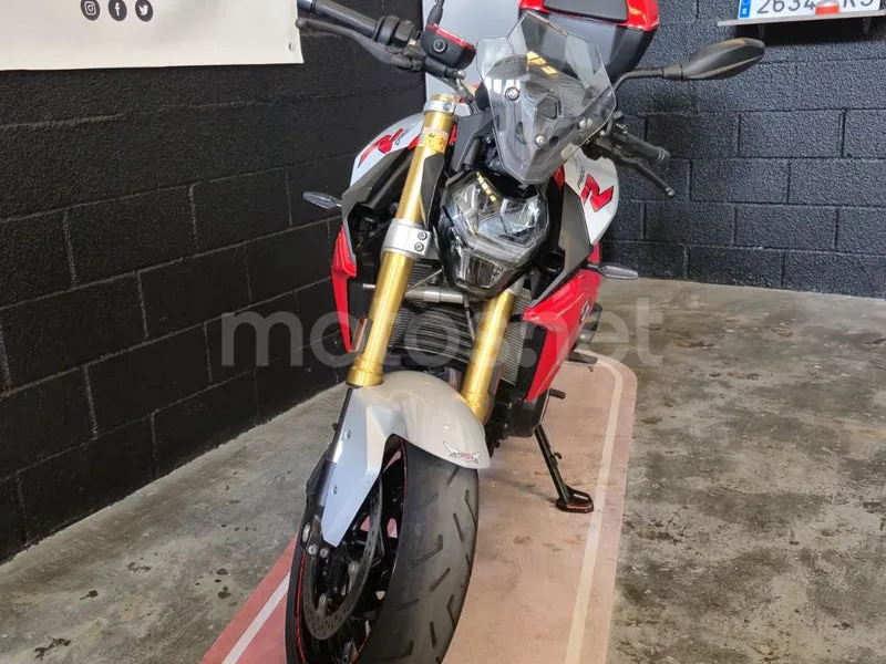 BMW F 900 R - Vista 3
