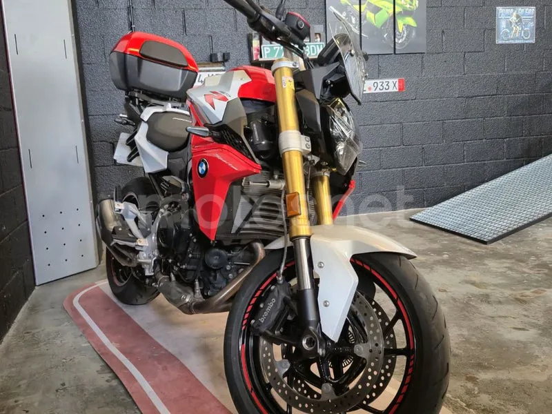 BMW F 900 R - Vista 4