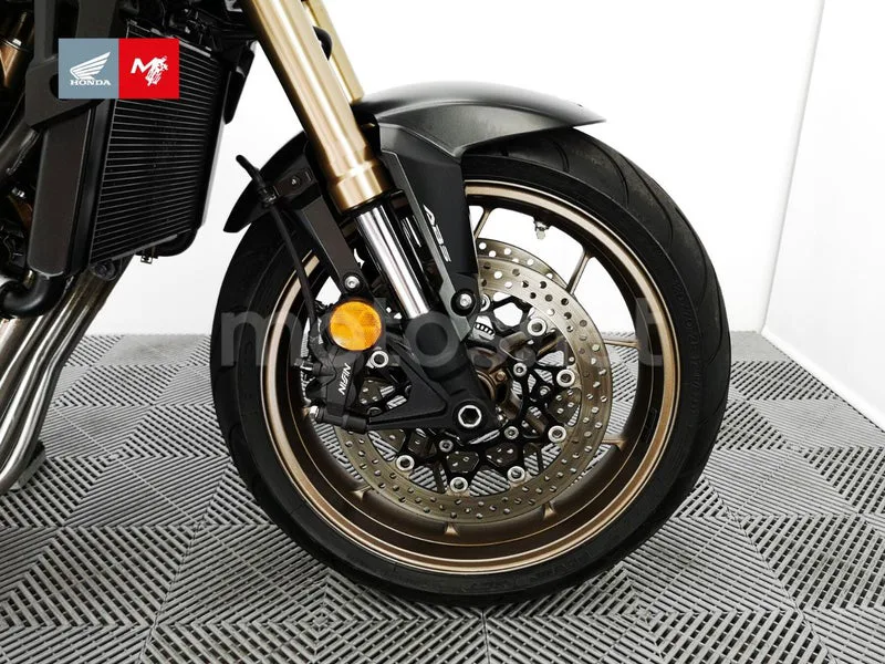 Honda CB650R - Vista 12
