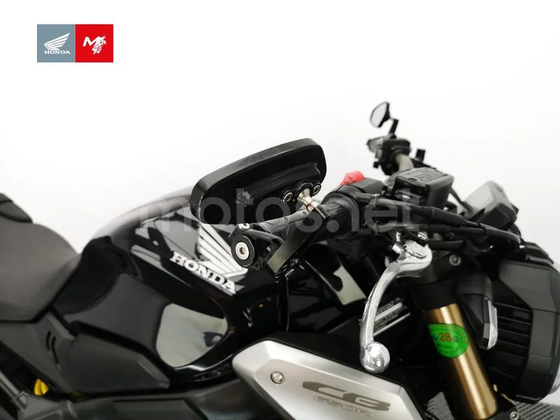 Honda CB650R - Vista 15
