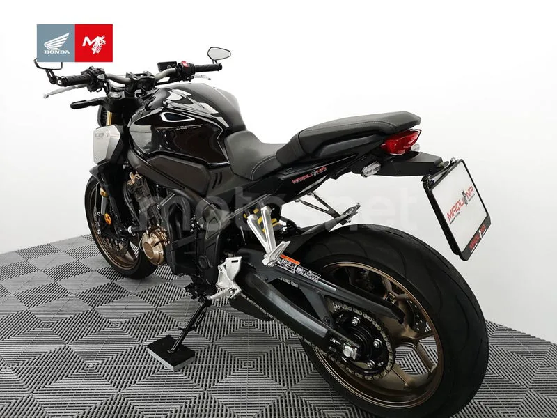 Honda CB650R - Vista 19