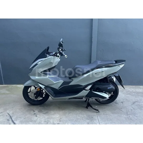 Honda PCX125 - Vista 6