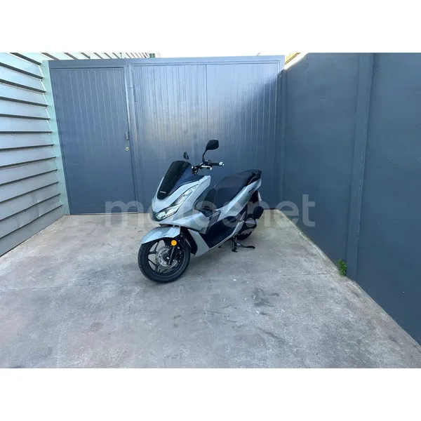 Honda PCX125 - Vista 8