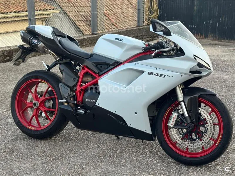 Ducati 848 EVO - Vista 6