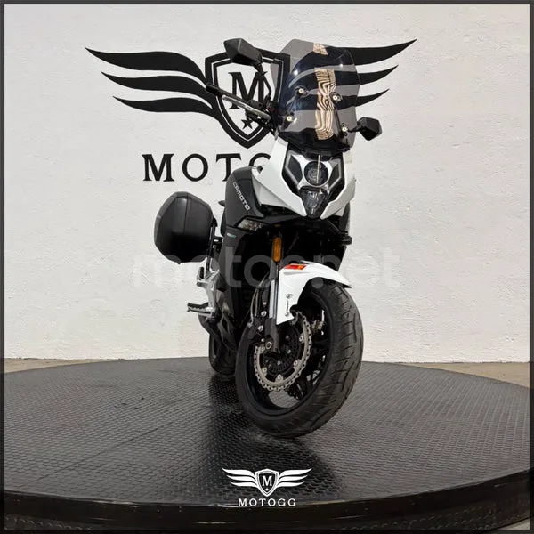 CFMOTO 650MT - Vista 4