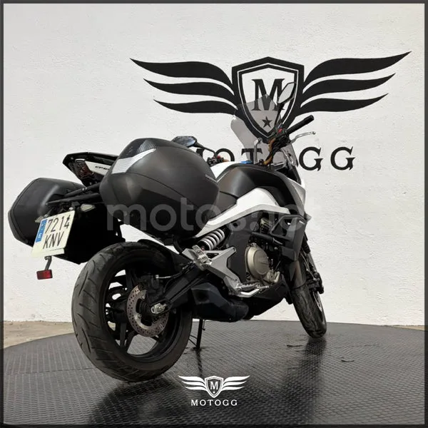CFMOTO 650MT - Vista 6