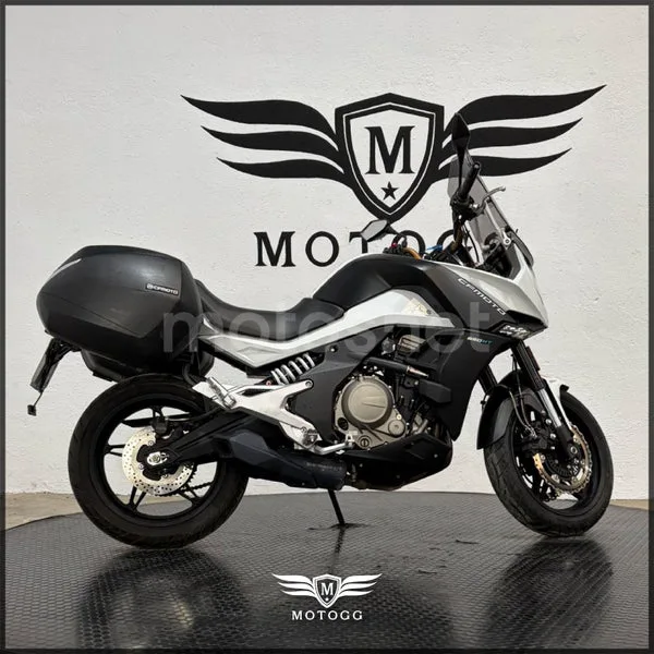 CFMOTO 650MT - Vista 7
