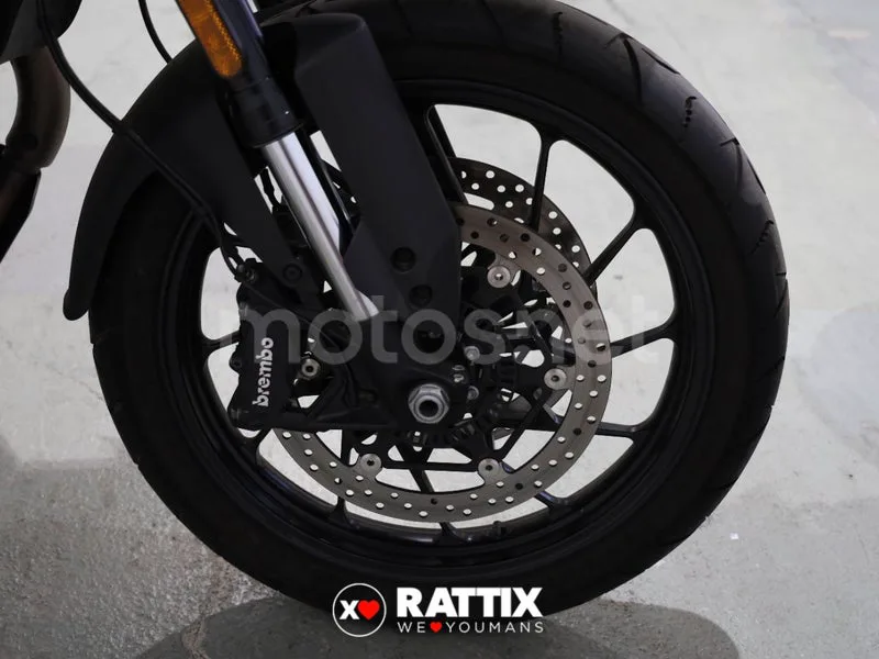 Moto Guzzi V85 Strada - Vista 13