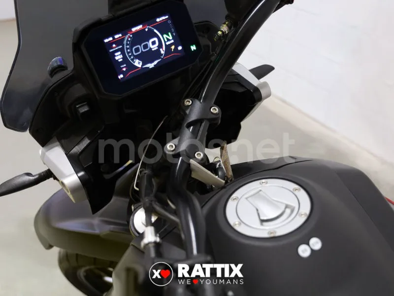 Moto Guzzi V85 Strada - Vista 9