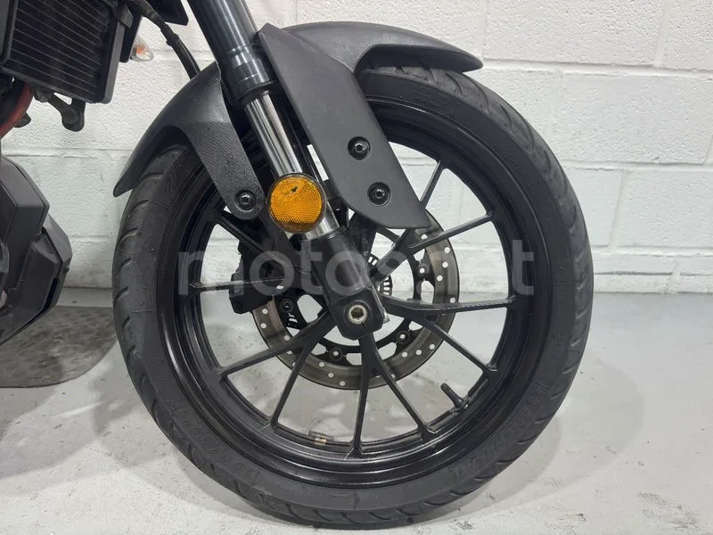 Yamaha MT-125 - Vista 12