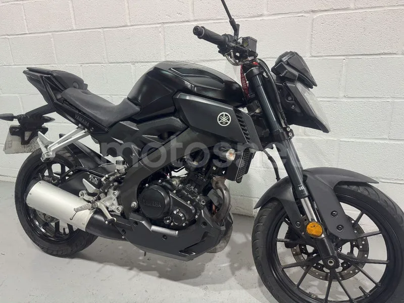 Yamaha MT-125 - Vista 16
