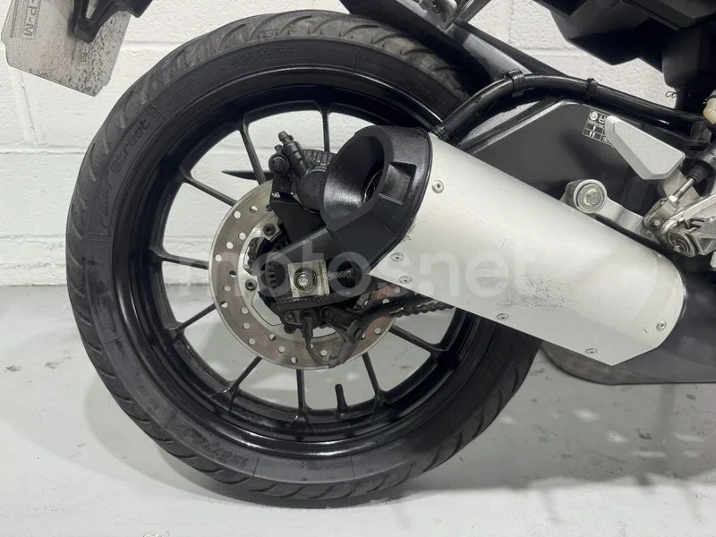 Yamaha MT-125 - Vista 18