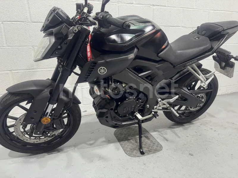 Yamaha MT-125 - Vista 24