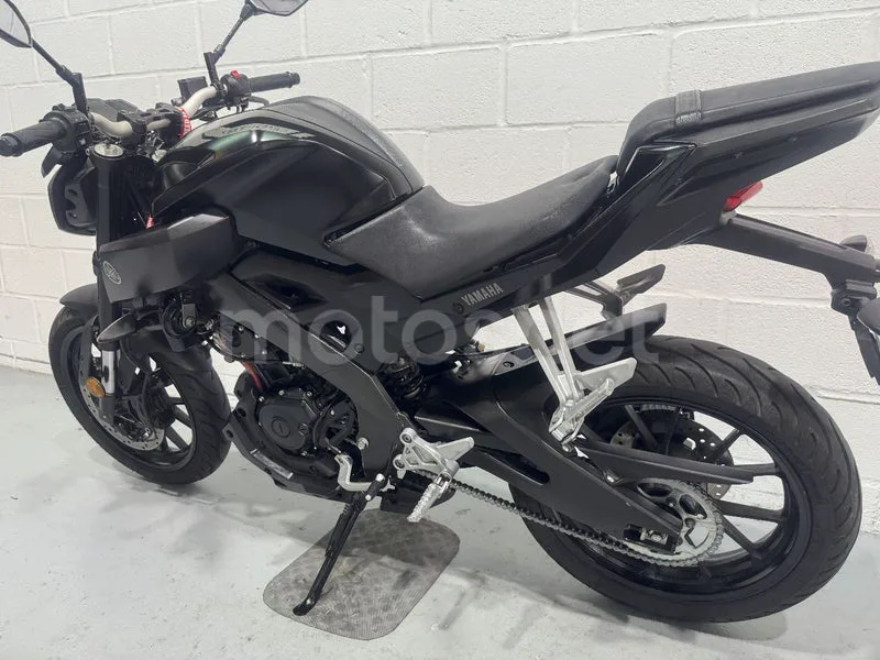 Yamaha MT-125 - Vista 25