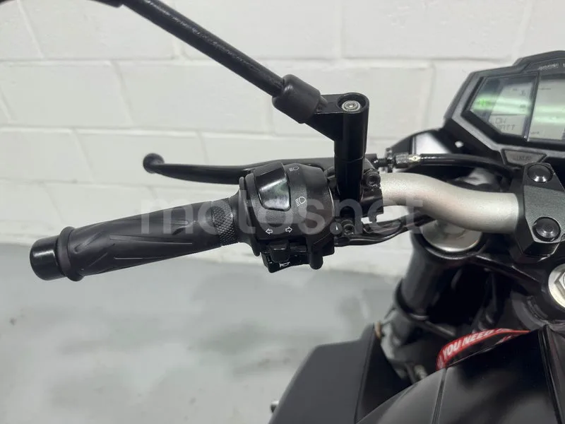 Yamaha MT-125 - Vista 27