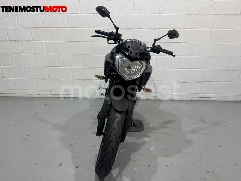 Yamaha MT-125 - Vista 7