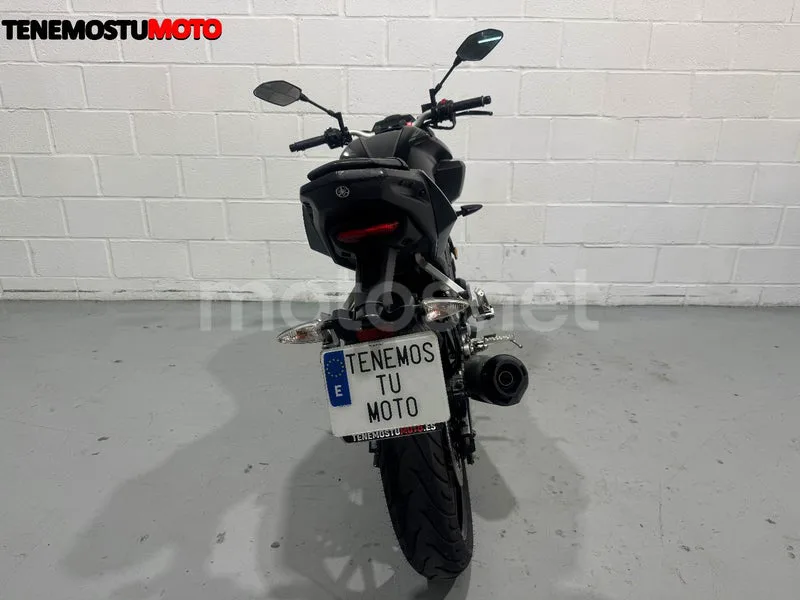 Yamaha MT-125 - Vista 8