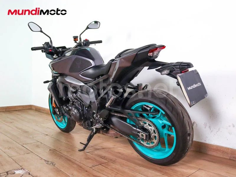 Yamaha MT-09 - Vista 8