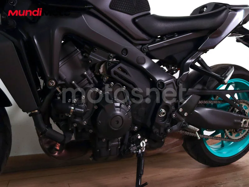 Yamaha MT-09 - Vista 10