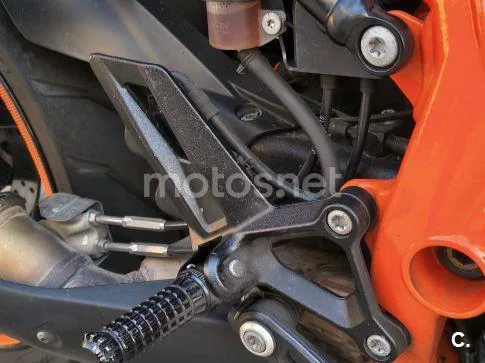 KTM 1290 Super Duke GT - Vista 6