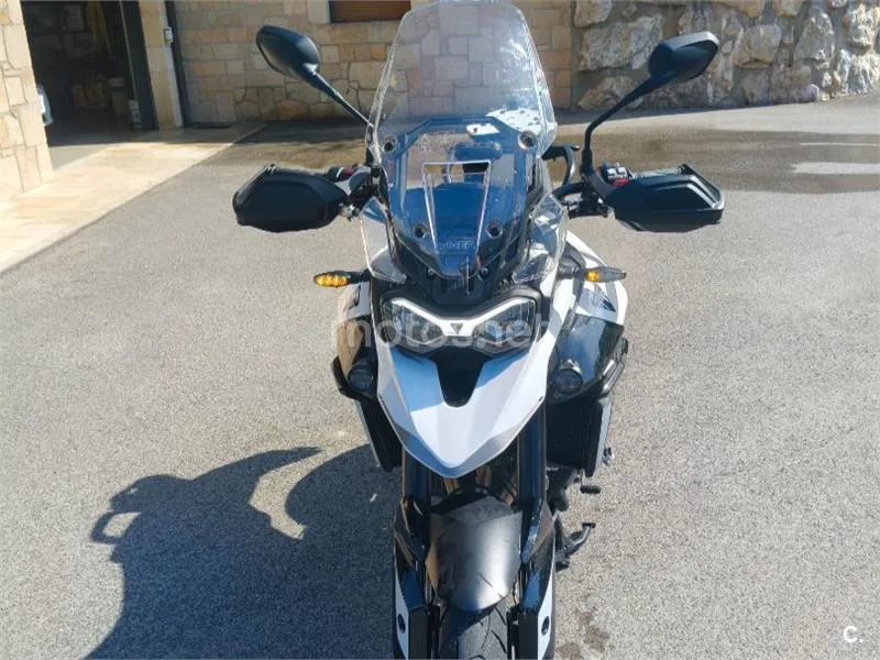 Triumph Tiger 900 - Vista 3