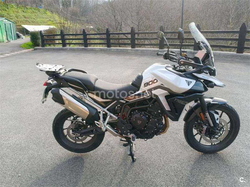 Triumph Tiger 900 - Vista 7