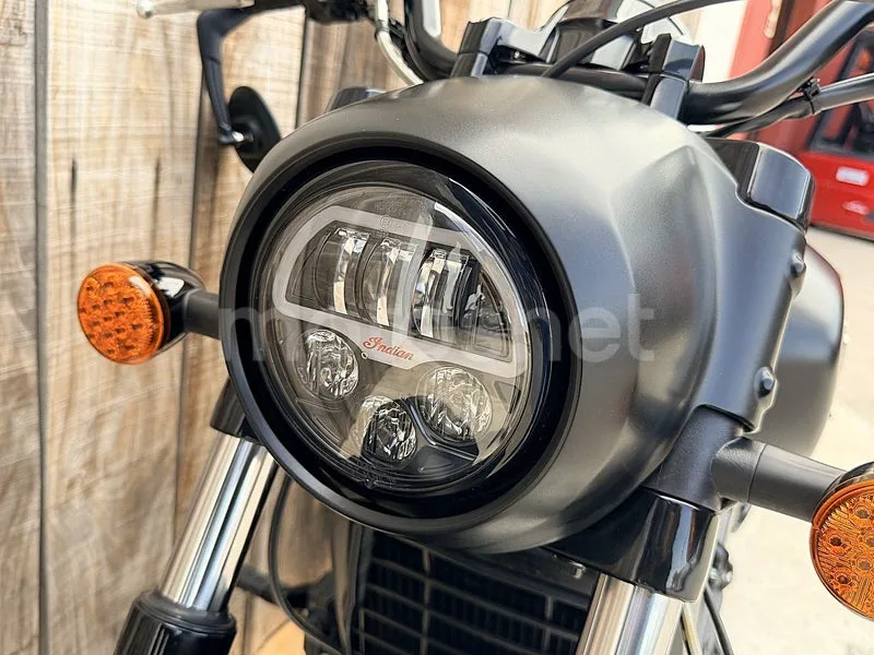 Indian Scout - Vista 11