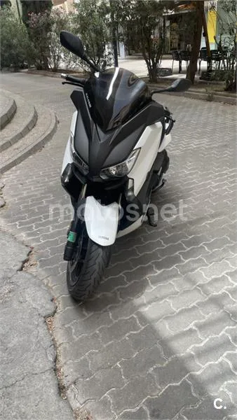 Yamaha XMAX 400 3490 € 2013 Granada - 1
