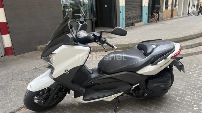 Yamaha XMAX 400 - Vista 3