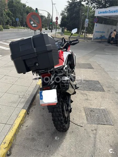 Honda CRF1000L Africa Twin - Vista 4