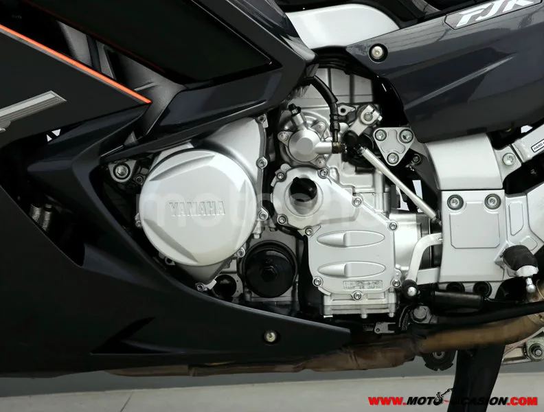 Yamaha FJR1300 - Vista 10