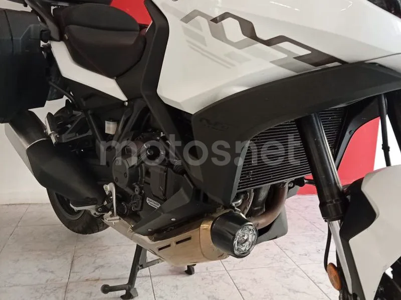 Honda NT1100 - Vista 5