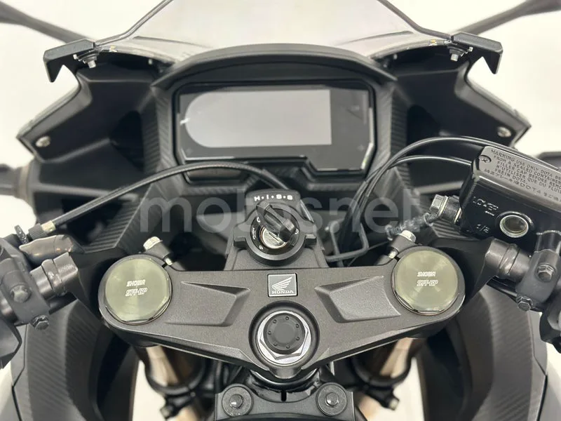 Honda CBR500R - Vista 11