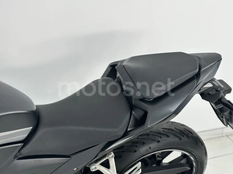 Honda CBR500R - Vista 21