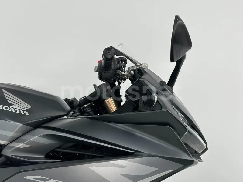Honda CBR500R - Vista 28