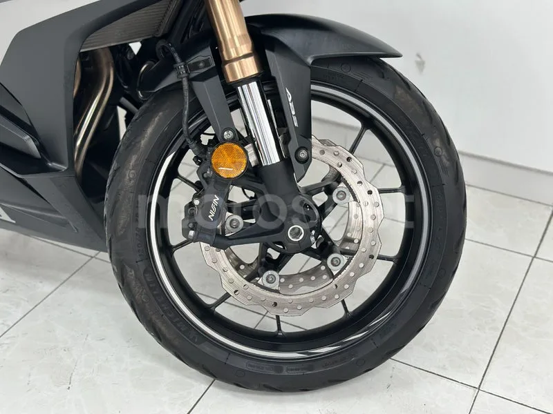 Honda CBR500R - Vista 29