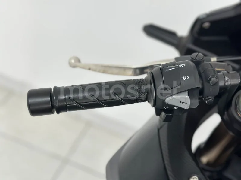Honda CBR500R - Vista 9