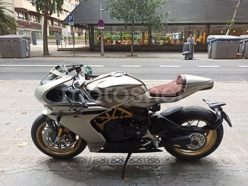 MV Agusta Superveloce S - Vista 7