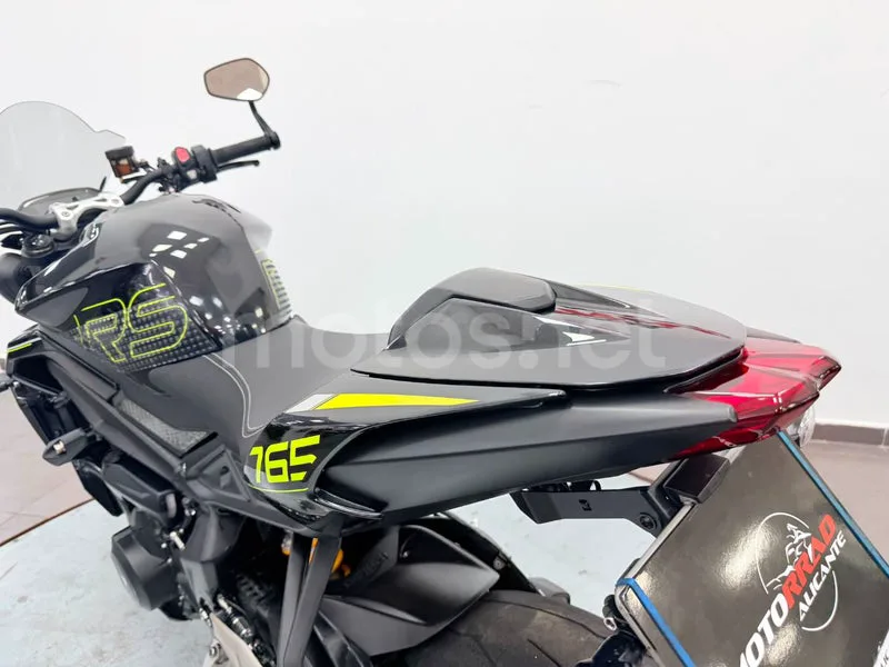 Triumph Street Triple 765 - Vista 11