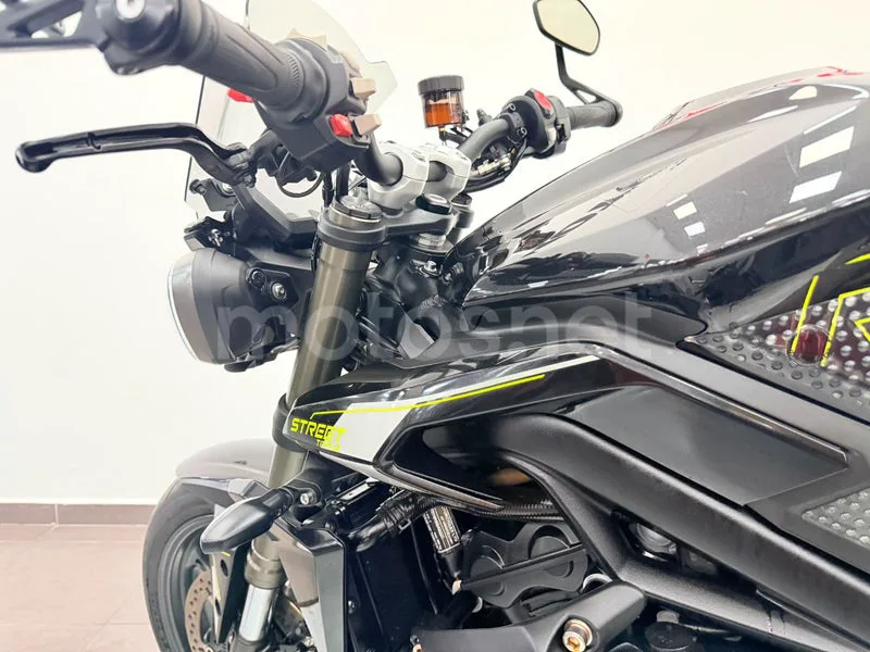 Triumph Street Triple 765 - Vista 14