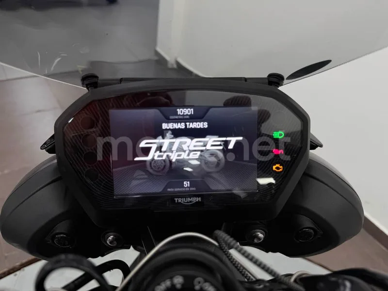 Triumph Street Triple 765 - Vista 16