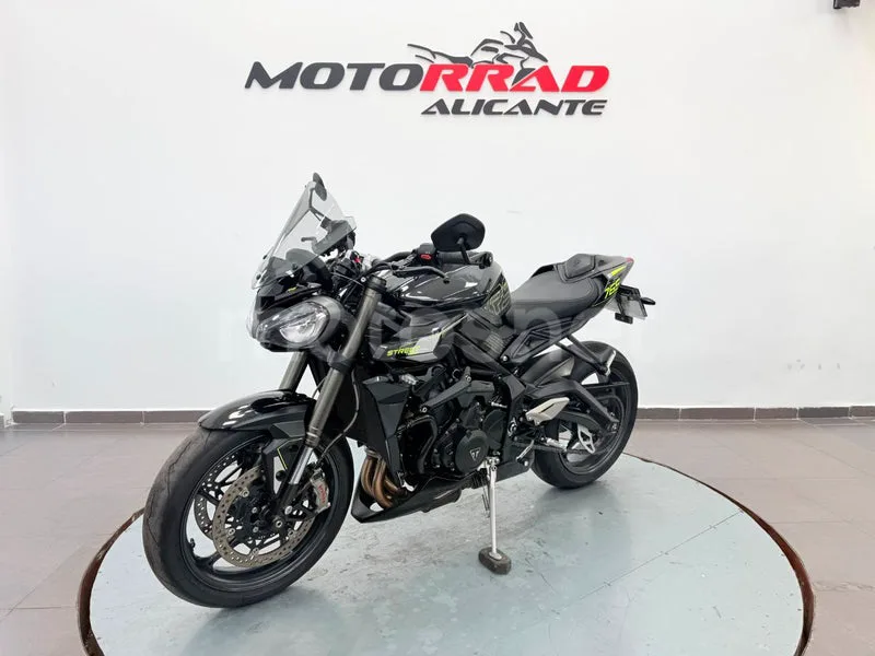 Triumph Street Triple 765 - Vista 18