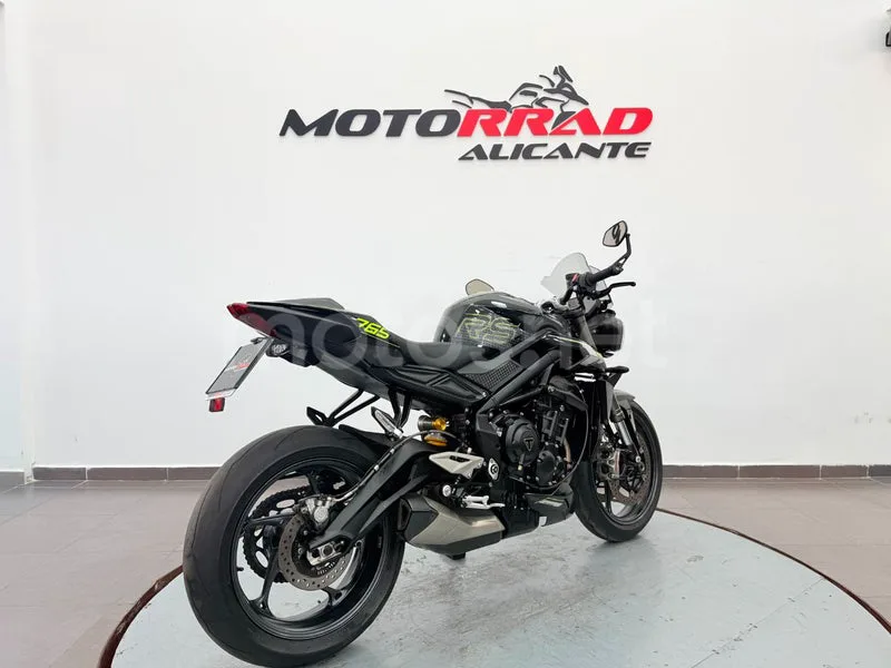 Triumph Street Triple 765 - Vista 3