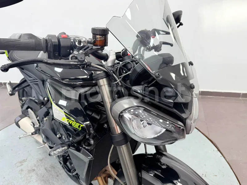 Triumph Street Triple 765 - Vista 24