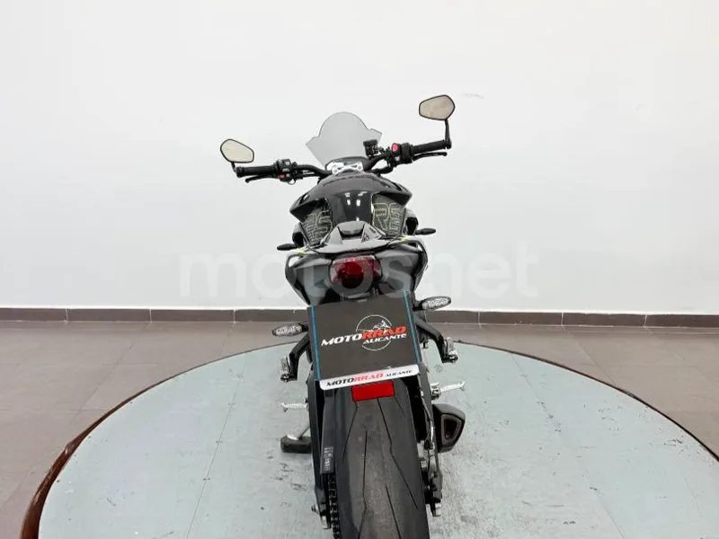 Triumph Street Triple 765 - Vista 4