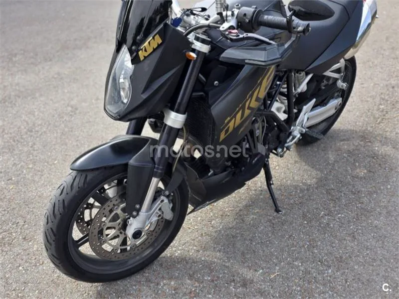 KTM 990 Super Duke - Vista 3