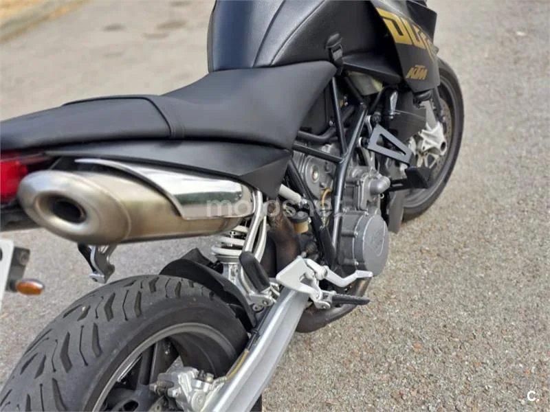 KTM 990 Super Duke - Vista 4